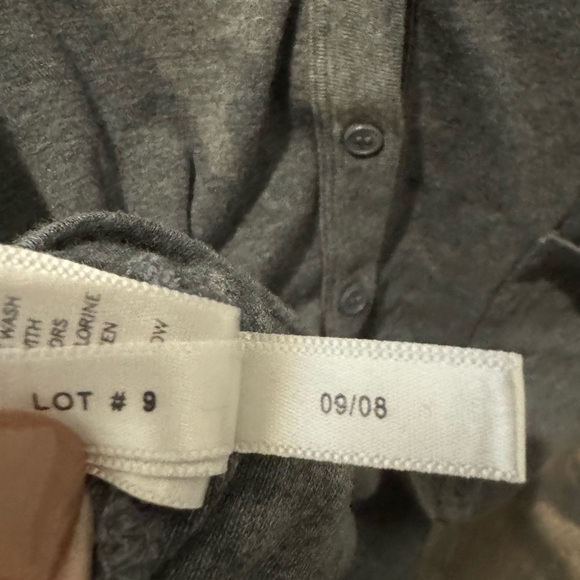 Express Gray Lightweight V-Neck Button Front Cardigan Size L - Picture 10 of 12